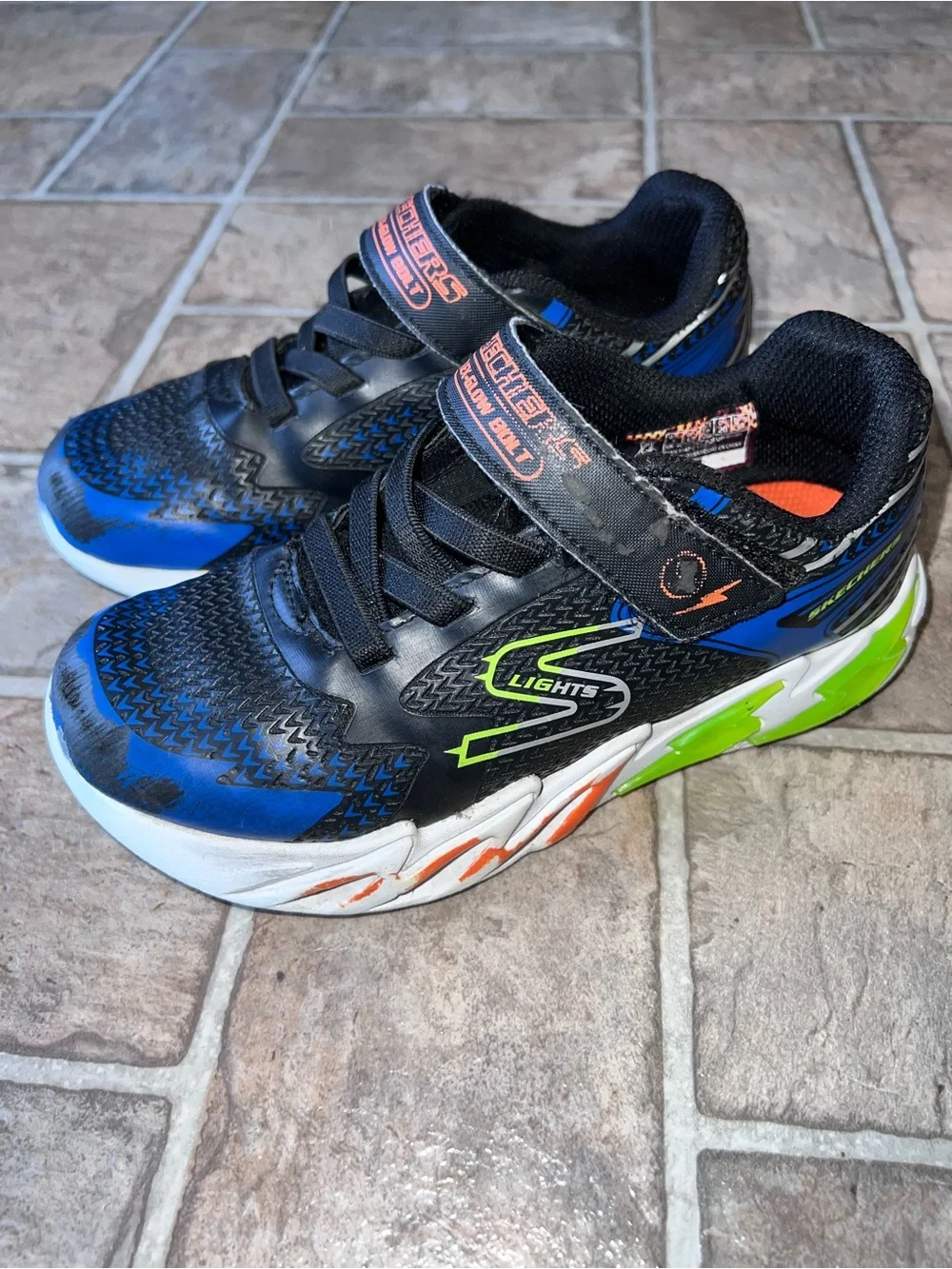 Kids sz 1 Skechers Light-Up Sneakers